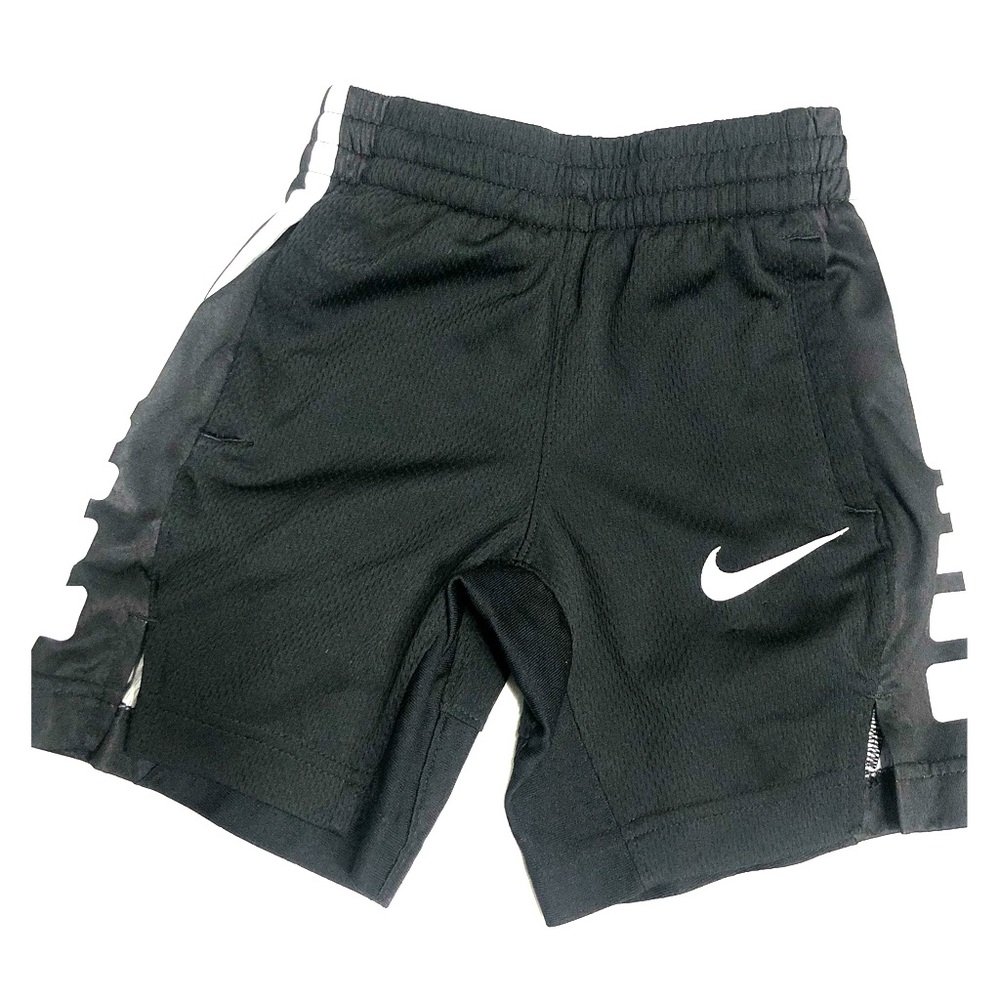 Boys 4/5 Nike active shorts